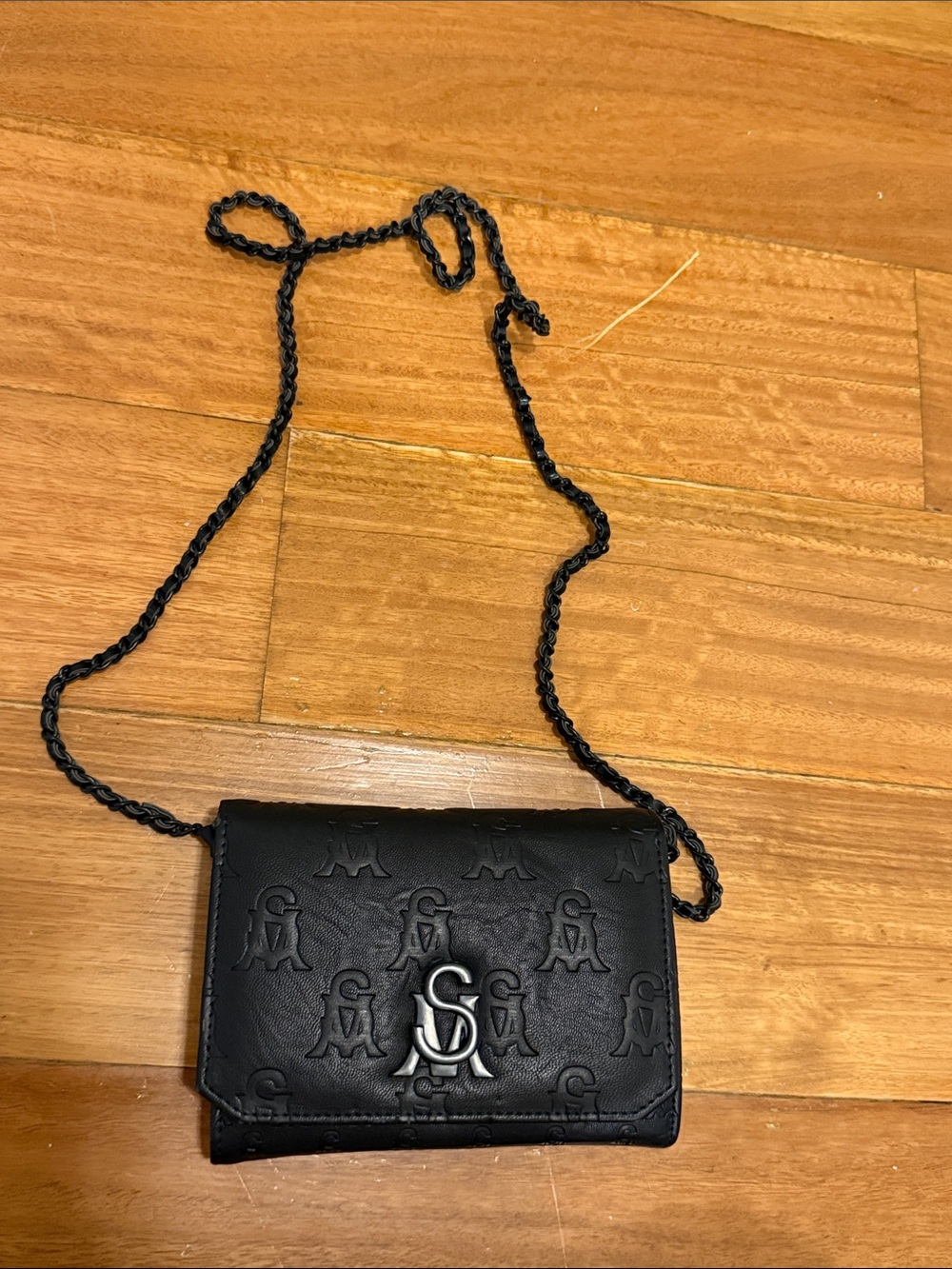 Steve madden wallet on chain